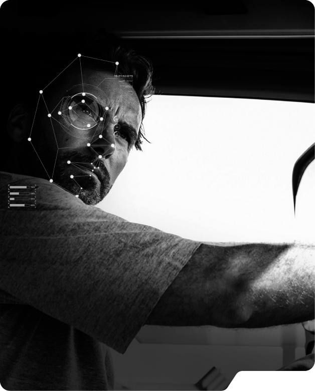 Integramos tecnologías avanzadas como GUARDIAN y Horux Live, para monitorear en tiempo real la fatiga, distracción y comportamientos peligrosos del conductor. Estas soluciones utilizan algoritmos de visión apoyadas en inteligencia artificial para detectar riesgos y activar alertas inmediatas, reduciendo así la probabilidad de accidentes. Con un enfoque proactivo y basado en la inteligencia de datos, buscamos maximizar la seguridad vial, garantizando que las flotas operen de manera más segura y eficiente, alineándose con el objetivo de cero fatalidades en el transporte.